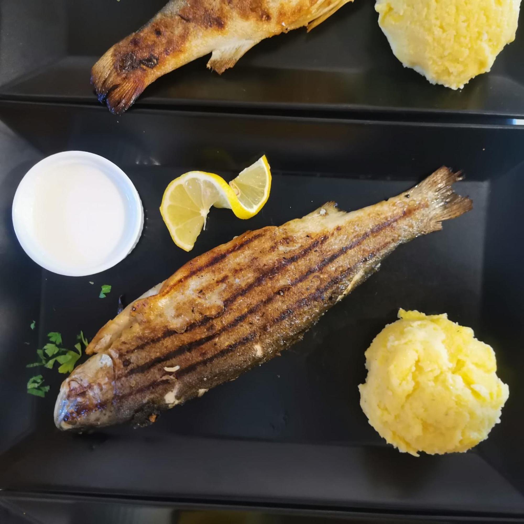 Pensiunea La Taverna Trăisteni Exterior foto